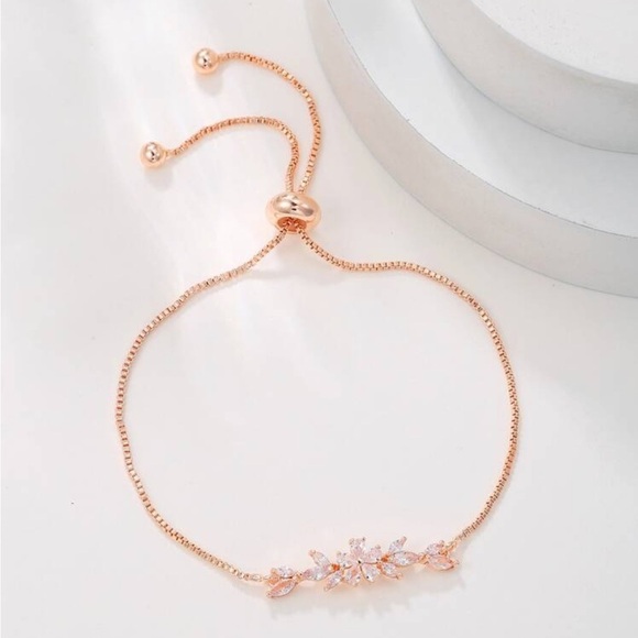 Jewelry - ⚠️Clearance Rose Gold Adjustable Flower Bracelet